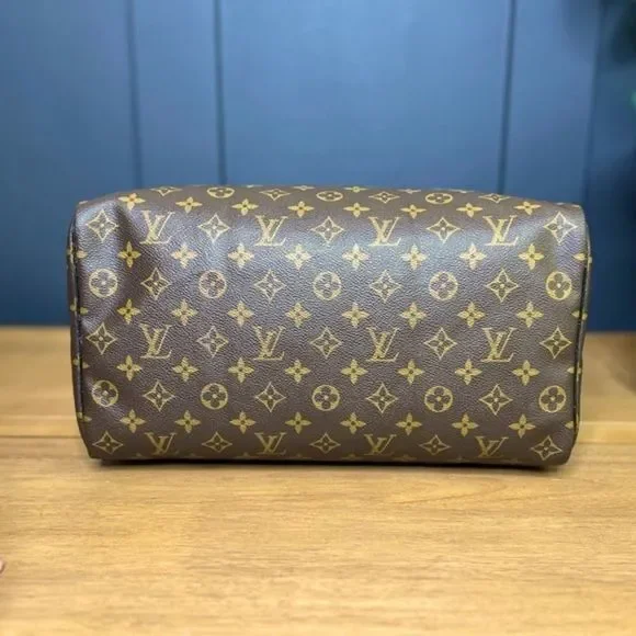 COPY - 💯 AUTH Louis Vuitton Speedy 35 custom My World Tour bag - Picture 5 of 14